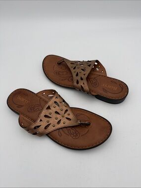 Born Women's Metallic Copper Cutout Thong Sandals 9 casual vacation